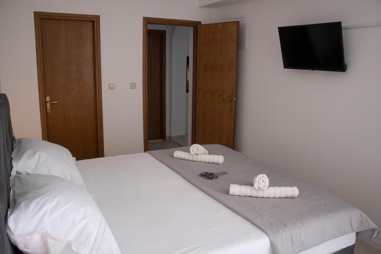 Apartments And Rooms Nikola Omiš Exterior foto